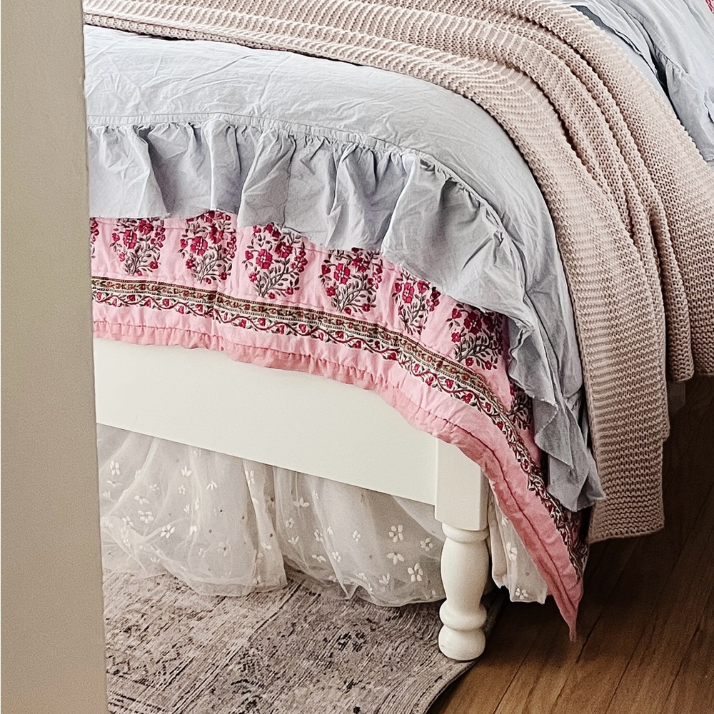 Pottery Barn Kids Monique Lhuillier Tulle Twin Bed Skirt